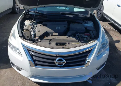 2015 Nissan Altima 2.5 S z USA, uszkodzony, nr VIN 1N4AL3AP8FN332116